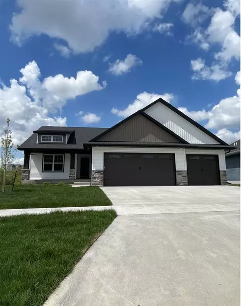 3871 Winnsboro Dr, Iowa City, IA 52245