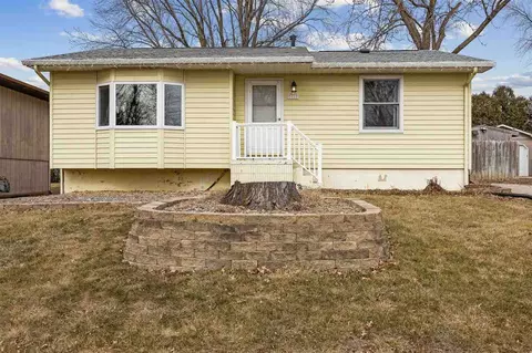 85 Juniper Ct, North Liberty, IA 52317
