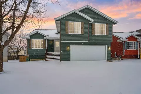 1627 Terrapin Dr, Iowa City, IA 52240