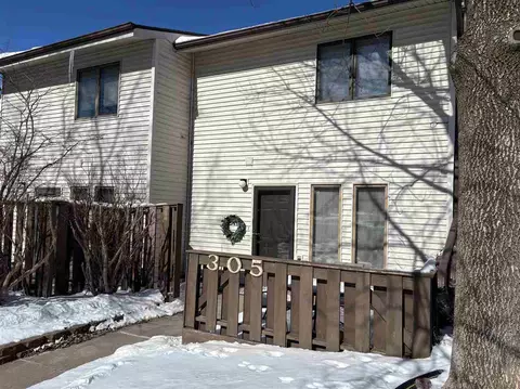 305 Samoa Ct, Iowa City, IA 52246