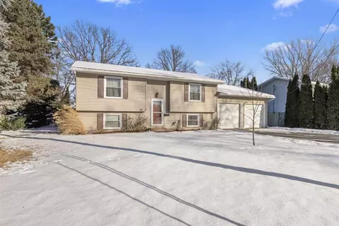 1604 N 2nd Ave, Washington, IA 52353