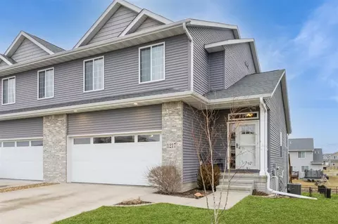 1217 Leann Cir, North Liberty, IA 52317
