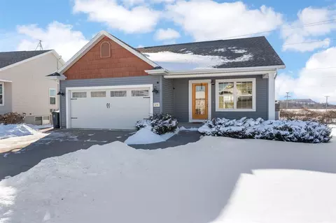 625 Moose Dr NW, Cedar Rapids, IA 52405 photo 2
