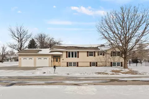 702 E 14th, Washington, IA 52353