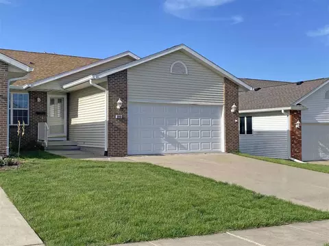 3440 Sunburst Ave, Marion, IA 52302
