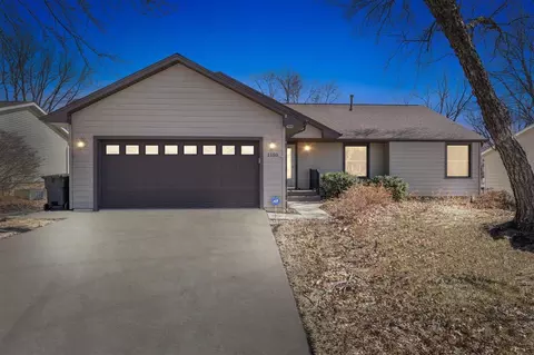 1150 Sunset St, Iowa City, IA 52246