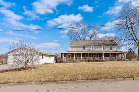 634 W 2nd St, Washington, IA 52353