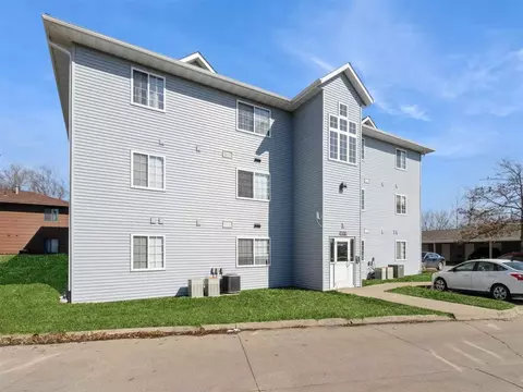 930 Boston Way, Coralville, IA 52241