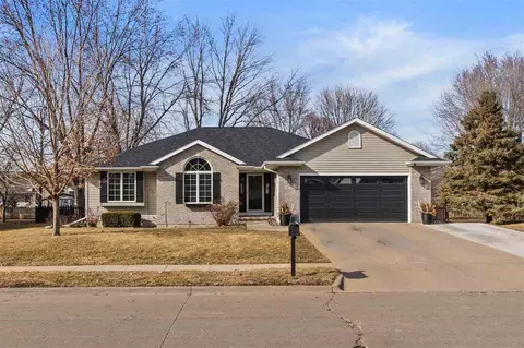 1439 Santa Fe Dr, Iowa City, IA 52246