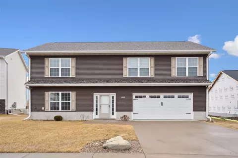 3009 Bryant Blvd SW, Cedar Rapids, IA 52404