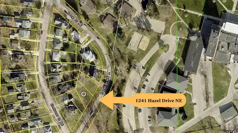 1241 Hazel Dr NE, Cedarrapids, IA 52402