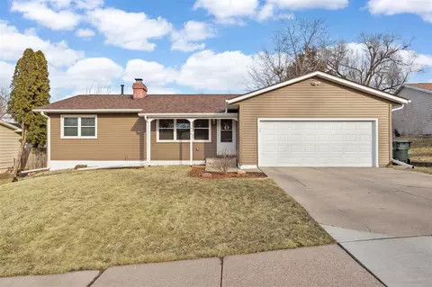 1415 25th St NW, Cedar Rapids, IA 52405
