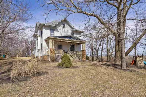 2545 Hwy 1, Washington, IA 52353
