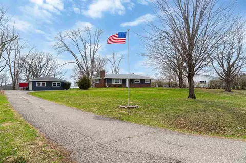 1005 Rolling Glen Dr, Marion, IA 52302