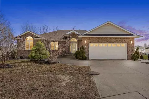 28 Galway Pl, Iowa City, IA 52246
