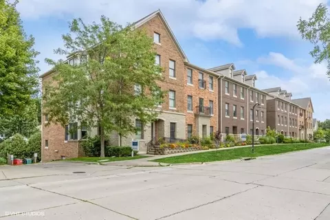 1172 Foster Rd, Iowa City, IA 52245