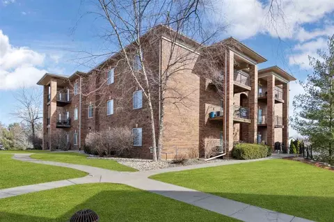 2464 Cascade Ln, Iowa City, IA 52246