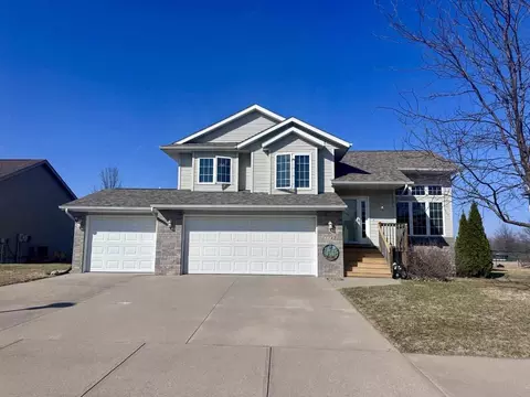 1082 Cory Ct, North Liberty, IA 52317