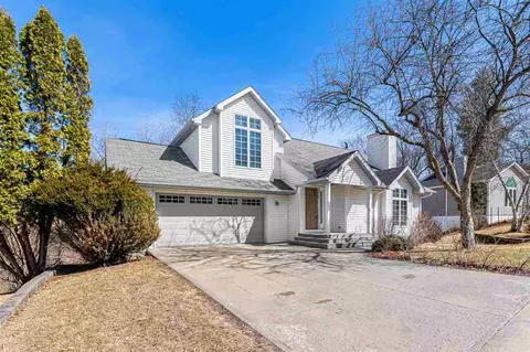 1526 Buresh Ave, Iowa City, IA 52245