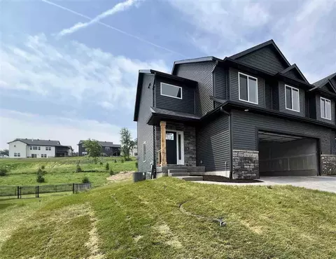 1303 Legend Dr, Tiffin, IA 52340