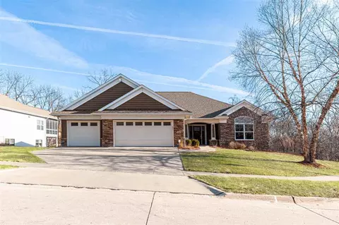 1660 Linden Ln, North Liberty, IA 52317