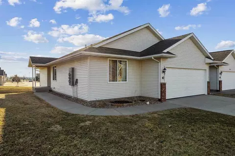2965 Samuel Ct SW, Cedar Rapids, IA 52404