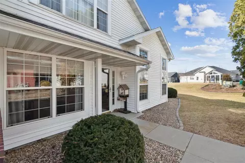 4418 1st Ave NW, Cedar Rapids, IA 52405
