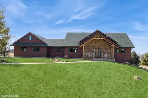 3755 Lacina Dr SW, Iowa City, IA 52240