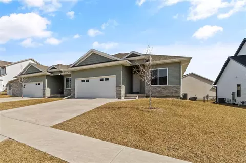 1120 Leann Cir, North Liberty, IA 52317