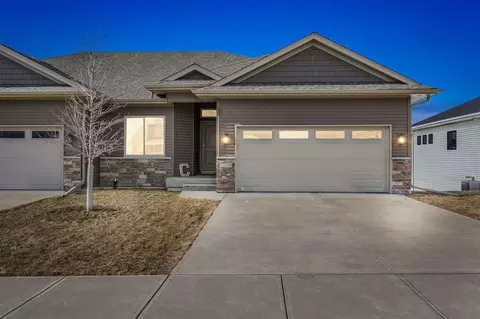 1220 Leann Cir, North Liberty, IA 52317