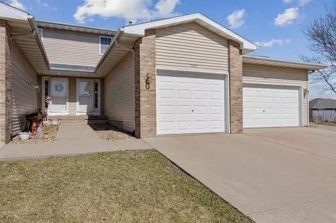 4660 Widgeon Ct, Marion, IA 52302