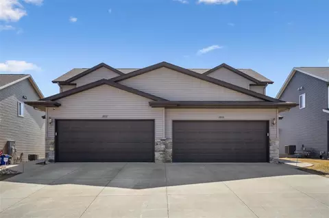 1831 Rosehill Dr SW, Cedar Rapids, IA 52404