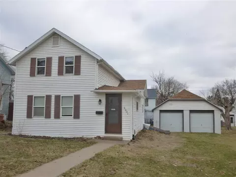 2207 Lucas St, Muscatine, IA 52761