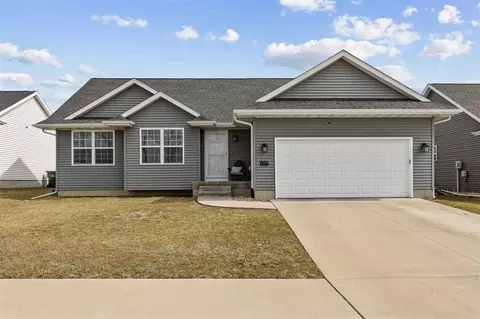 6707 SW J St SW, Cedar Rapids, IA 52404