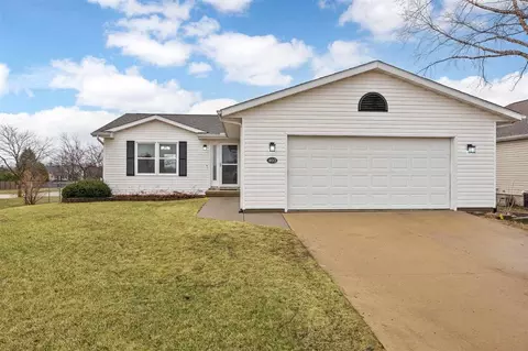 403 NE Sheffield Dr, Cedar Rapids, IA 52402