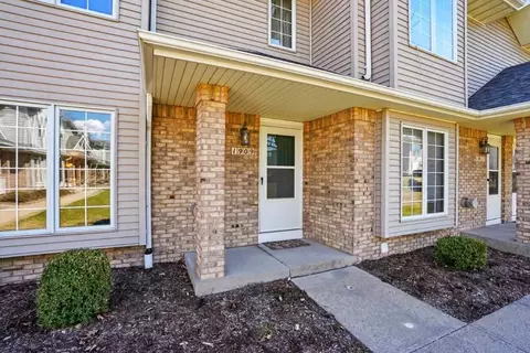 1909 Earl Rd, Iowa City, IA 52246