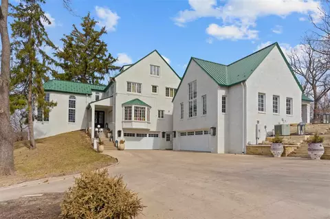 1100 N Dubuque St, Iowa City, IA 52245