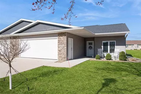 836 NE Dorchester Pl, Cedar Rapids, IA 52402