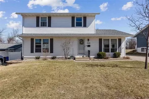 4600 White Pine Dr NE, Cedar Rapids, IA 52402