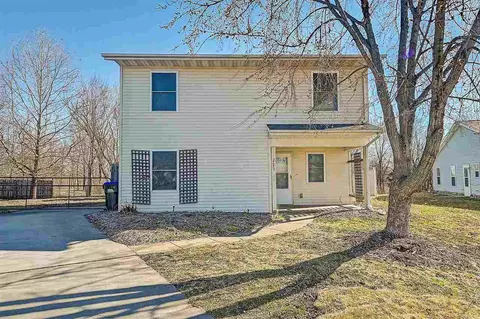 2679 Indigo Ct, Iowa City, IA 52240