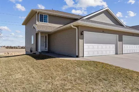 4457 Derby Dr, Marion, IA 52302