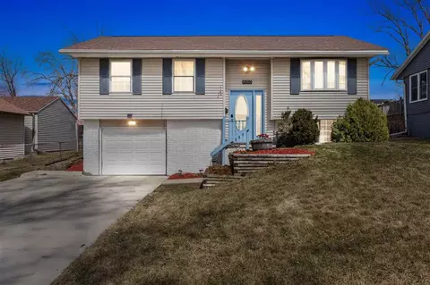 6050 Eastview Ave SW, Cedar Rapids, IA 52404