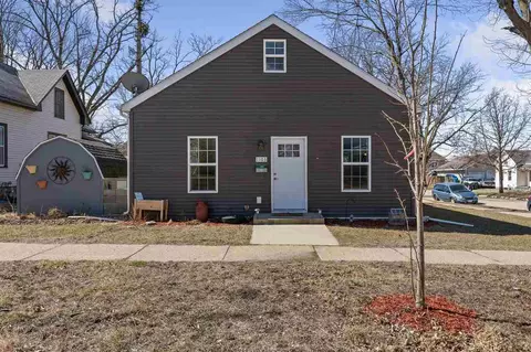 1103 9th St SE, Cedar Rapids, IA 52401