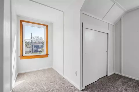 Bedroom - 2107 E Avenue NE, Cedar Rapids, IA 52402 photo 6 of 9