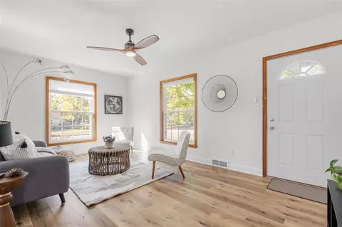 Living - 2107 E Avenue NE, Cedar Rapids, IA 52402 photo 2 of 2