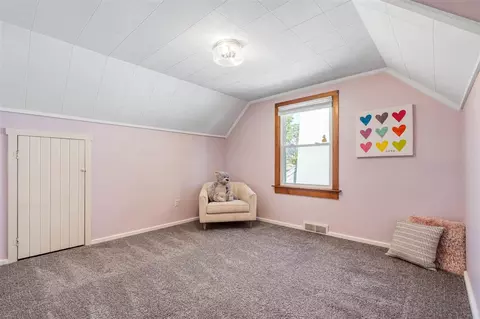 Bedroom - 2107 E Avenue NE, Cedar Rapids, IA 52402 photo 7 of 9