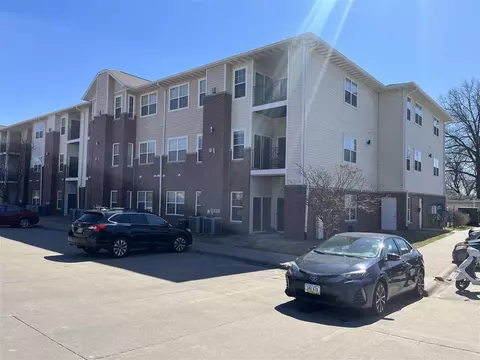 600 Grandview Ct UNIT 623, Iowa City, IA 52246