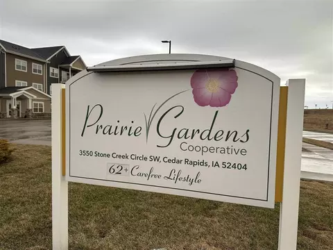 3550 Stone Creek Cir SW, Cedar Rapids, IA 52404