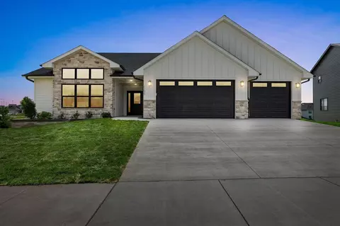 1295 Osage Ln, North Liberty, IA 52317