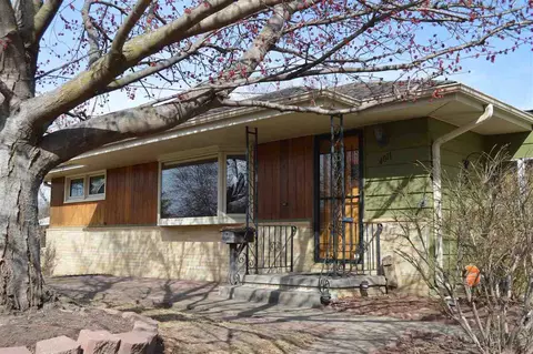 4011 N Union St, Des Moines, IA 50313